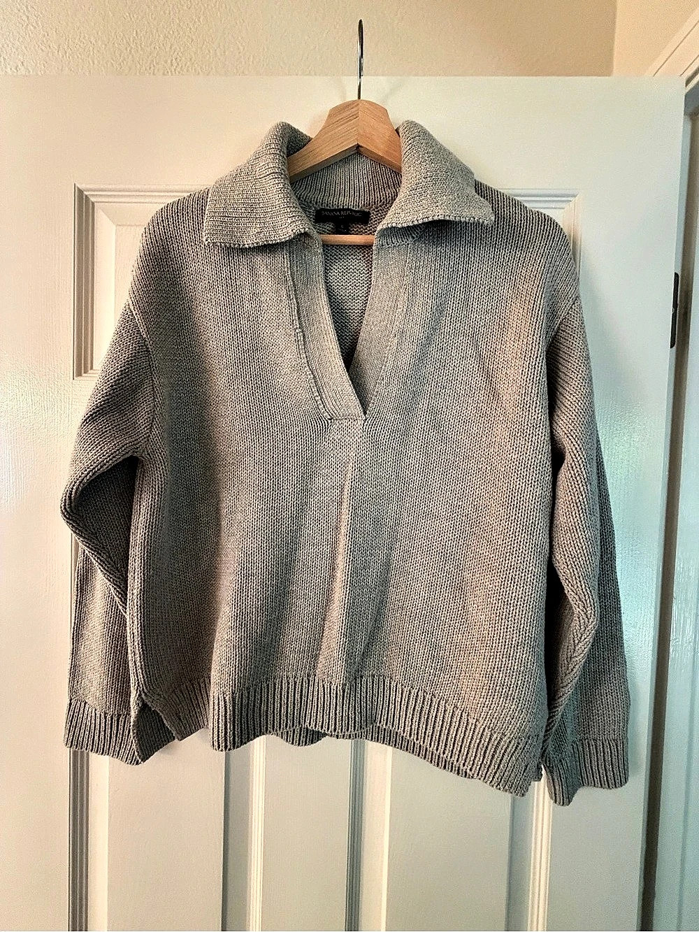 Banana Republic Textured Johnny-Collar Sweater in Gray